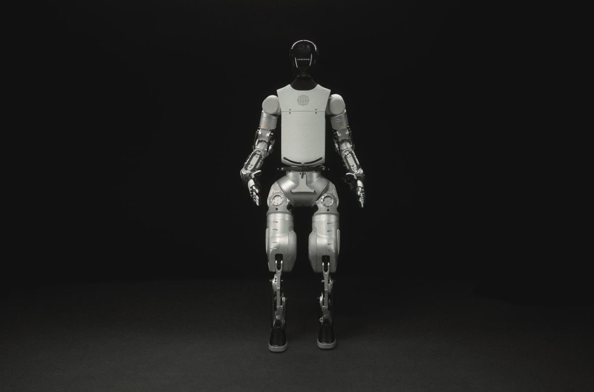 humanoid-unveils-new-bipedal-humanoid-robot-walking-after-48-hours